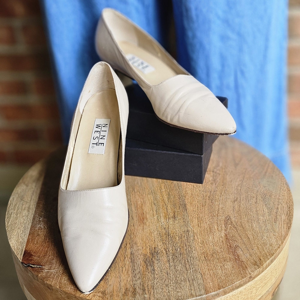 Nine West Cream Heels Elegant Pointed-Toe Design